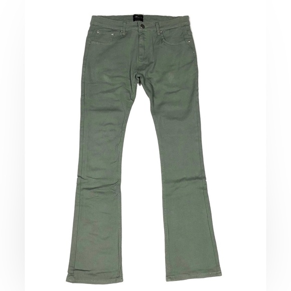 Cooper9 508 “Fence” Stack Jeans

Color: Sage

Style# 2150892 - Picture 1 of 2